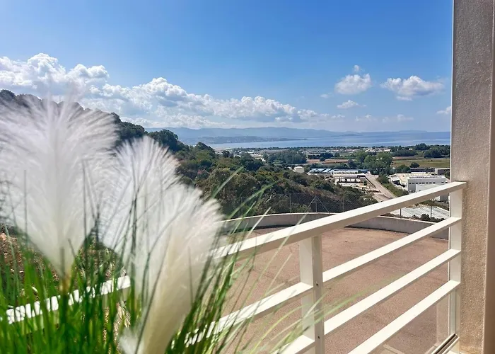 Bleu Corse, Entre Et Soleil *