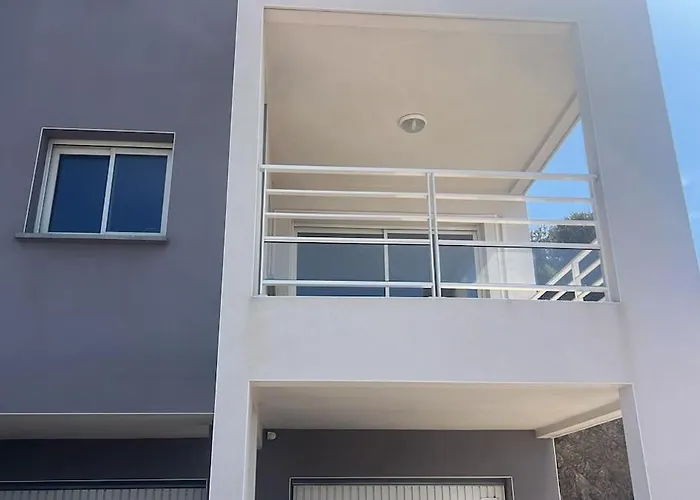 Bleu Corse, Entre Et Soleil * Ajaccio (Corsica)